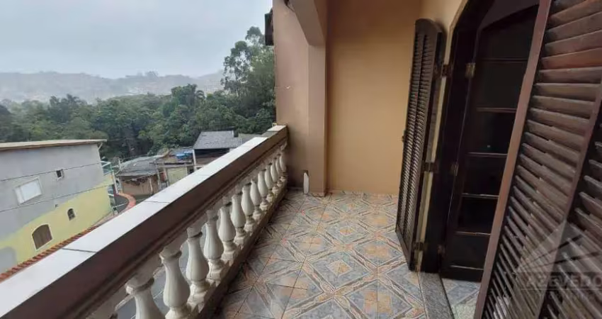 Sobrado com 3 dormitórios para alugar, 261 m² por R$ 2.500,00/mês - Jardim Olinda - Mauá/SP