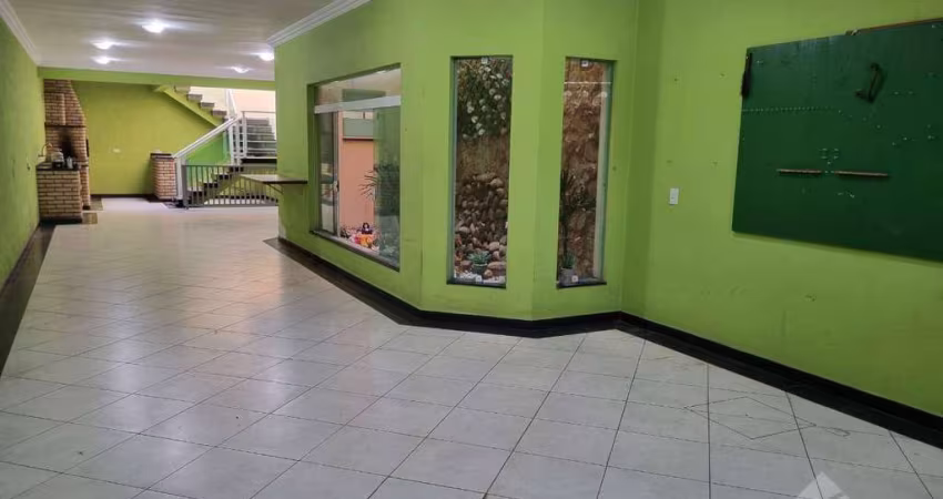 Sobrado com 3 dormitórios à venda, 272 m² por R$ 1.200.000,00 - Parque São Vicente - Mauá/SP