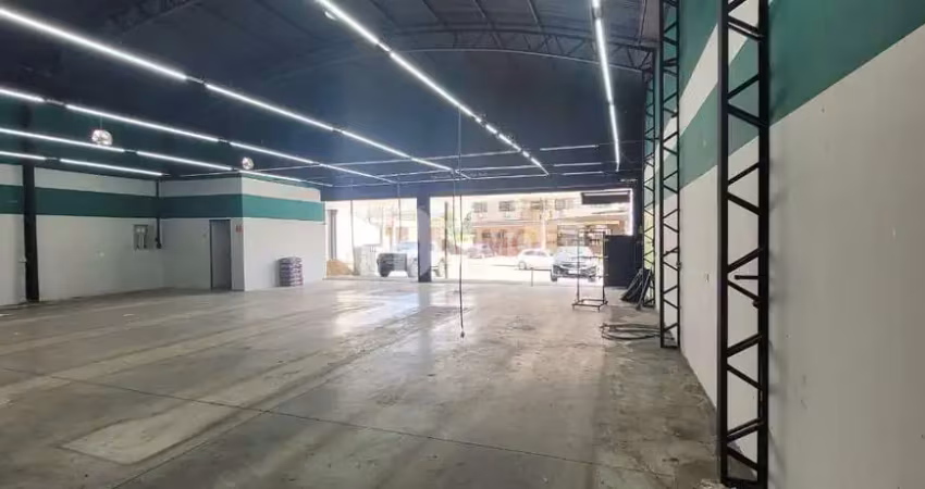 Galpão para locação no bairro independência, avenida emilio winther, 330m², mezanino 90,00m² – taubaté/sp