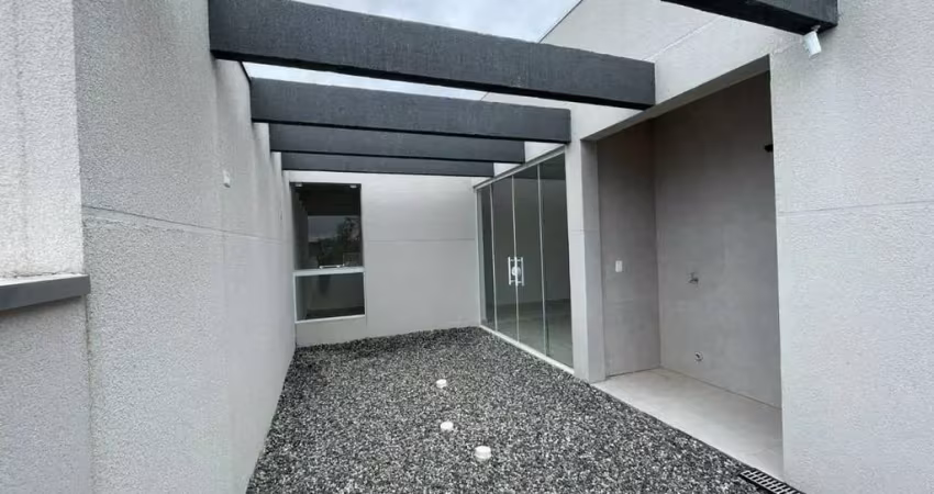 Casa na região central de Itapoá - 3 quartos (1 suíte) - De R$315.000,00 Por R$280.000,00