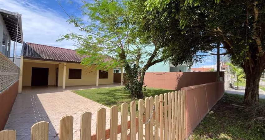 Casa com 3 quartos à Venda, Barra do Sai - Itapoá