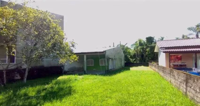 Casa na Av Vasco Nunes Balboa à Venda, Barra do Sai - Itapoá