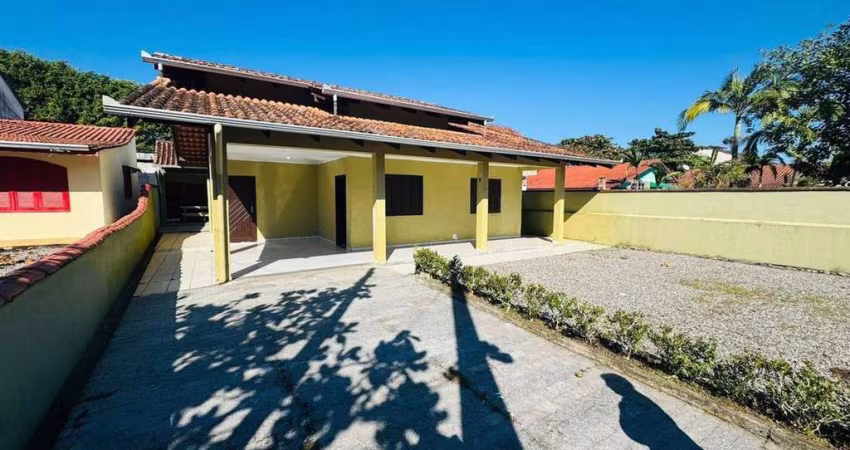 Casa á 140 metros da Terceira Pedra, Itapema do Norte - Itapoá