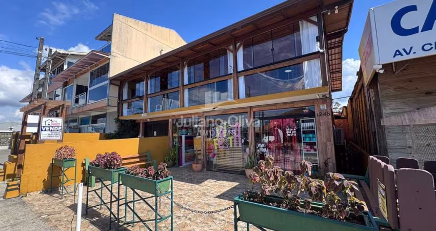 Casa com Loja Comercial na Avenida Celso Ramos