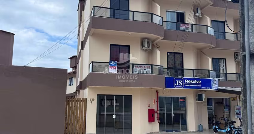 Apartamento na Avenida Celso Ramos