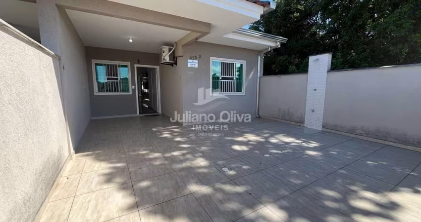 Casa Moderna com Piscina a 450m do Mar