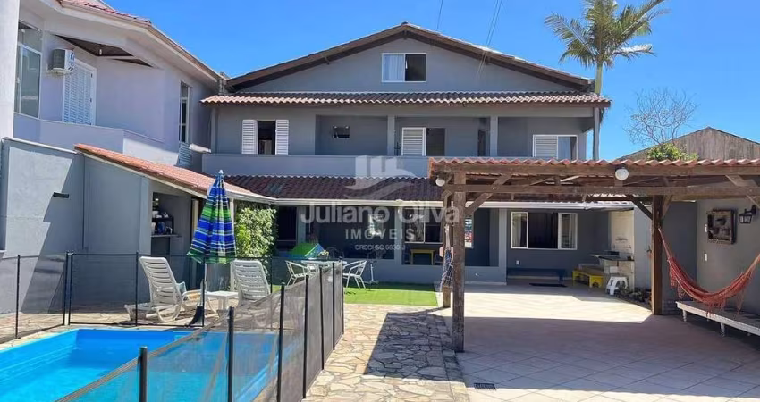 Sobrado com 5 dormitórios à venda, 213 M² na Barra do Saí - Itapoá/SC