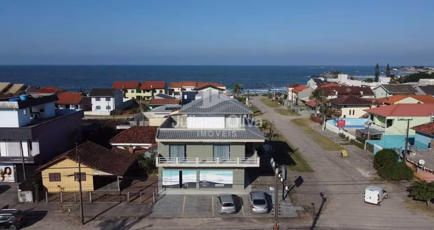 Duplex com sala comercial - no Balneário Brasília em Itapoá