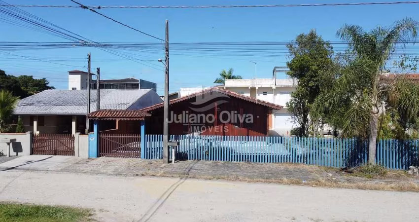 Casa com 3 quartos à Venda, Barra do Saí - Itapoá