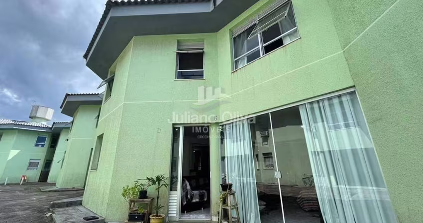 Sobrado à Venda, 111 M²  - Cambiju - Itapoá/SC