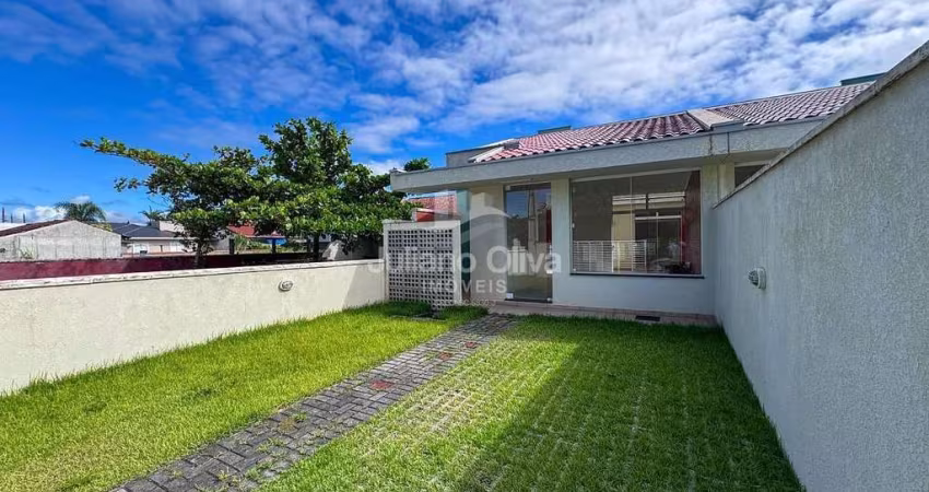 Casa com 01 Suíte a 500 Metros da Praia, No Bairro Barra do Saí