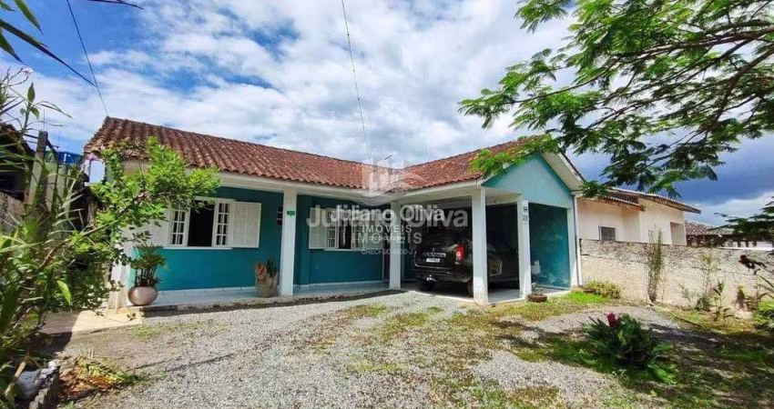 Casa com 1 Suíte a 430 Metros do Mar, Barra do Saí