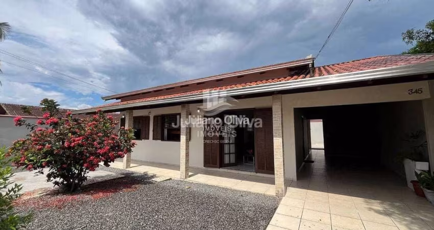 Casa com Edícula Próxima da Praia, Barra do Saí