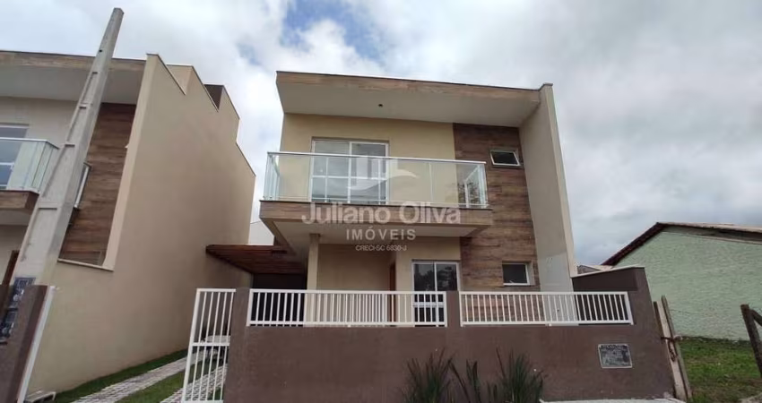 Sobrado Com 3 Dormitórios à Venda, 101 M²  - Cambiju - Itapoá/sc
