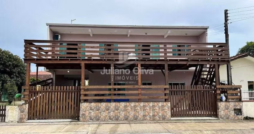 Sobrado Com 8 Dormitórios à Venda, 327 M² Por R$ 1.200.000,00 - Brasília - Itapoá/sc