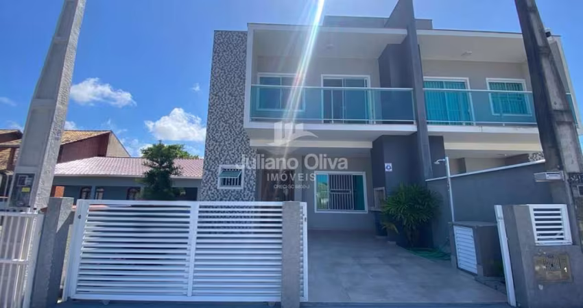 Sobrado com localização estratégica na Praia de Itapoá