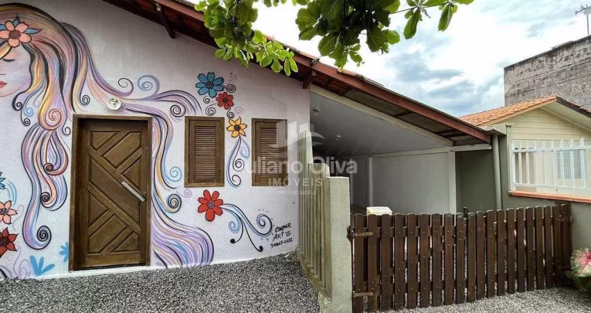 Casa Com 3 Dormitórios à Venda, 176 M² - Barra do Saí - Itapoá/sc
