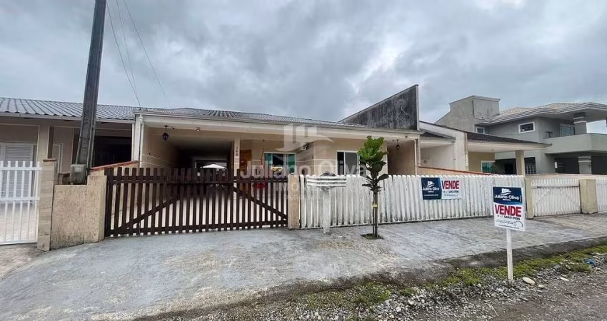Casa Com 3 Dormitórios à Venda, 173 M² - Barra do Saí - Itapoá/SC