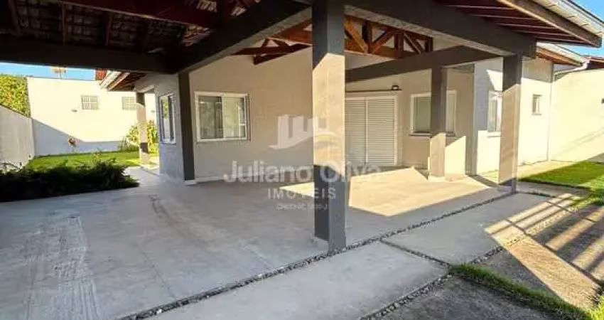 Casa com amplo espaço e área de festa - no bairro paese.