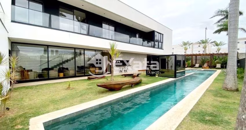 Casa mobiliada e decorada com 4 suítes ( porteira fechada )
