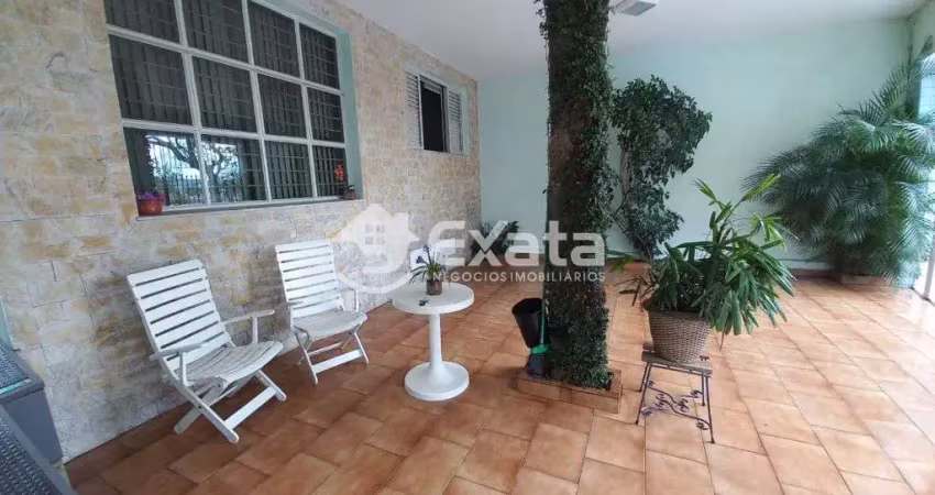 Casa com edícula a venda - Vila Hortência