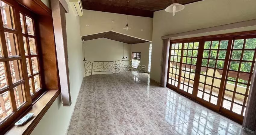 Linda casa no Jd. Refúgio