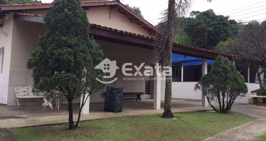 Linda chácara no Caputera