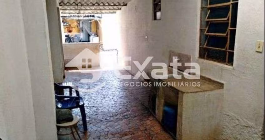 Casa à venda com 2 dormitórios no Jardim Simus, Sorocaba