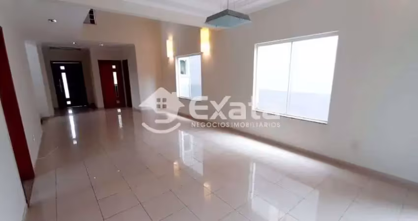 Linda casa disponível para locação ou venda no Lago da Boa Vista