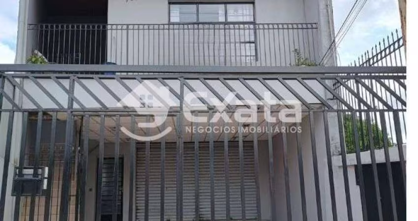Sobrado 4 andares, com ponto comercial  na Americo figueiredo, excelente localização