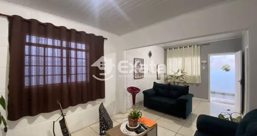 Casa com 2 quartos à venda na Rua Angelino Pardini, 146, Rio Acima, Votorantim
