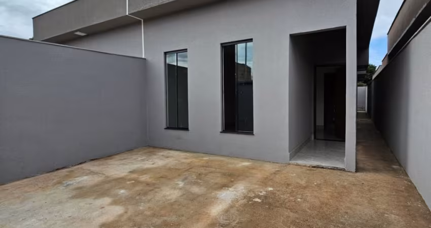 Casa toda no porcelanato com box nos banheiros