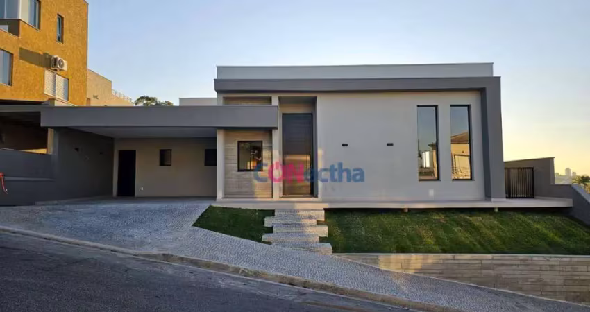 Casa térrea com excelente padrão de construção e lazer completo