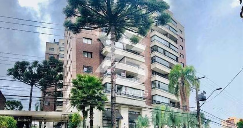 Apartamento Alto Padrão 2 Quartos (1 suite) 1 vaga, 60m² e 106 m², total, Centro - Curitiba