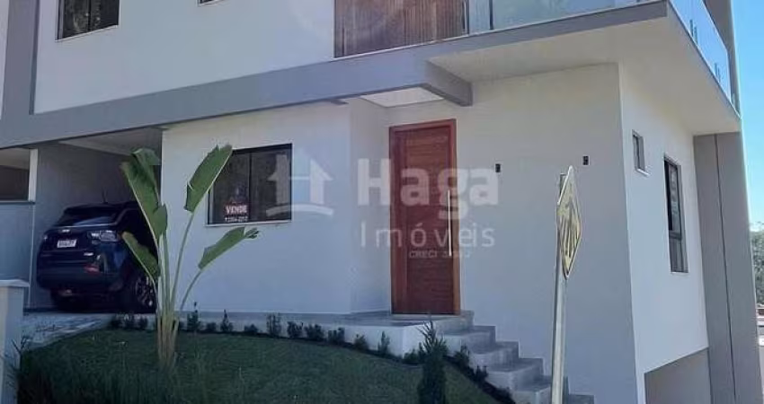 Sobrado à venda no bairro Aimoré em Guabiruba/SC