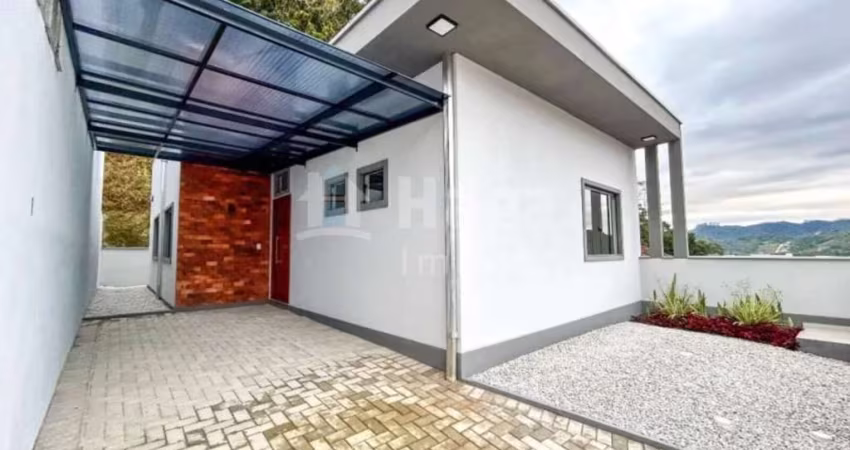 Casa à venda no bairro Centro em Guabiruba/SC