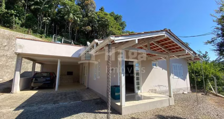 Casa à venda em no bairro Azambuja Brusque/SC