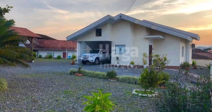 Casa à venda no bairro Santa Terezinha em Brusque/SC