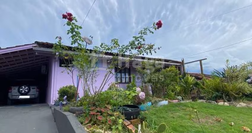 Casa à venda no bairro Águas Claras em Brusque/SC