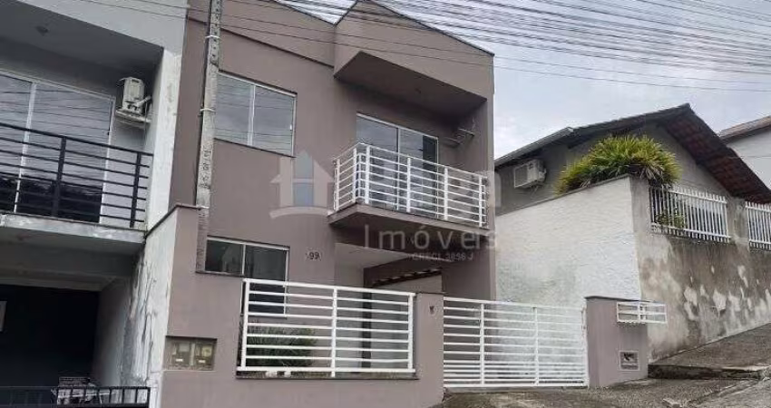 Sobrado Padrão à venda em Brusque/SC