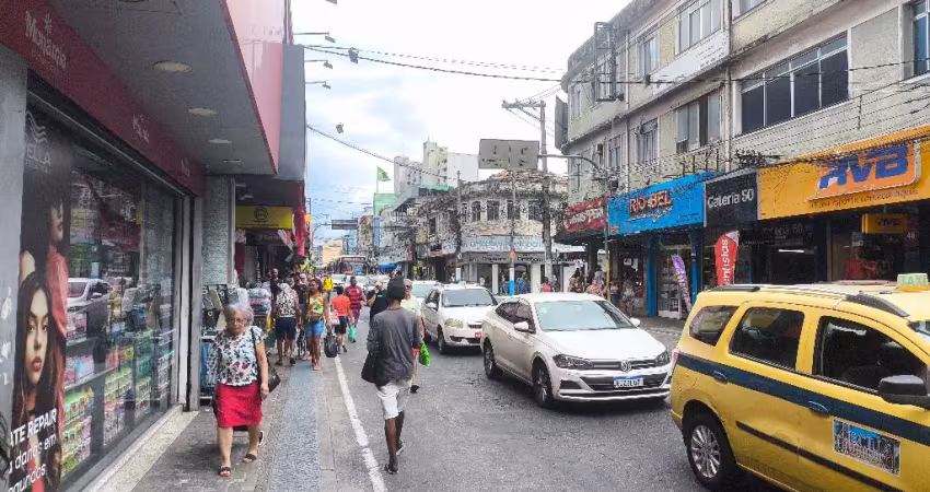 Passo ponto loja calçadão passa 120 pessoas por minuto.