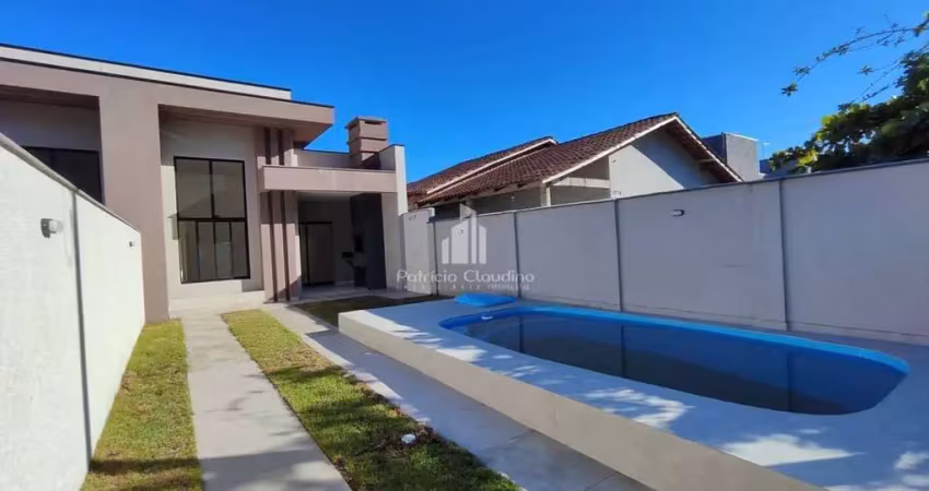 Casa com piscina na barra do sai com 03 quartos ( 01 suite)