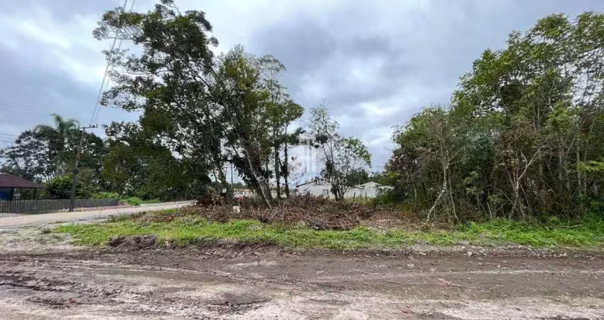 Terreno de esquina medindo 372m² no balneário brandalize