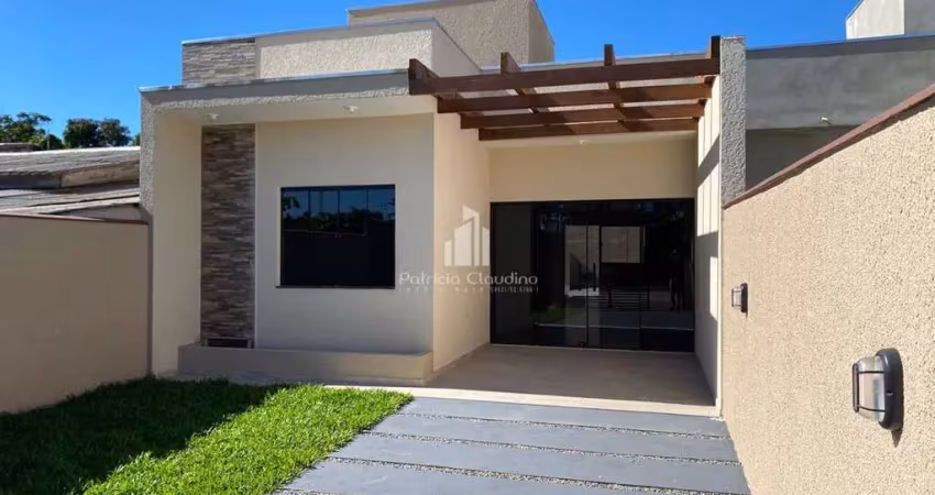 Casa com 03 dormitórios (sendo 01 suíte) na região central!