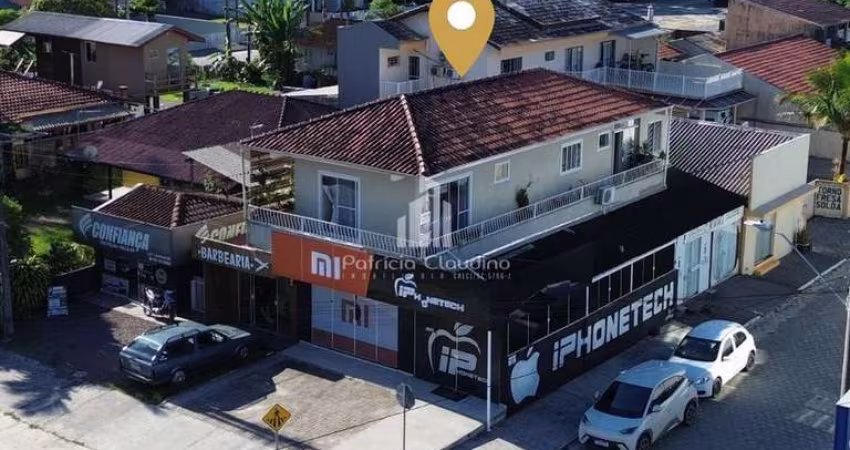 Prédio Comercial c/ 03 residencias + 04 salas comerciais