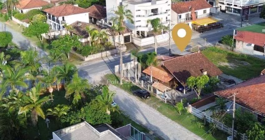 Terreno de esquina em local privilegiado.