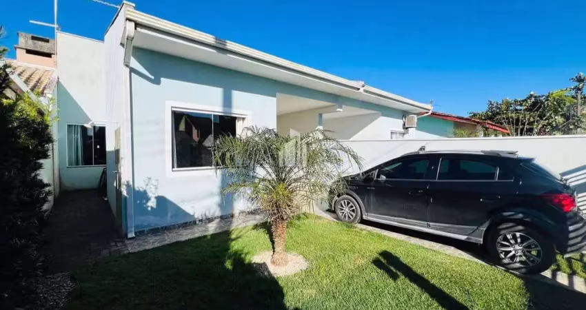Excelente casa semi mobiliada, com 03 dormitórios (sendo 01 suíte) - rainha do mar!