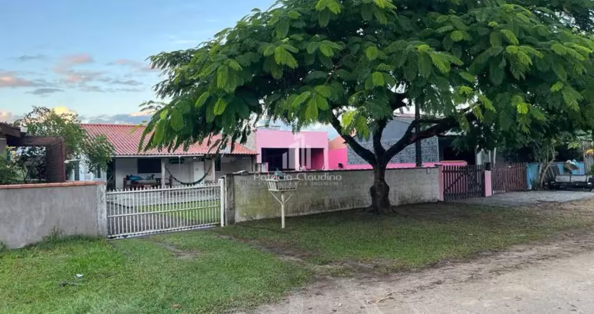 Casa com 3 quartos à venda na Rua 280 Amandos Otávio Eggert, 701, Barra do Sai, Itapoá