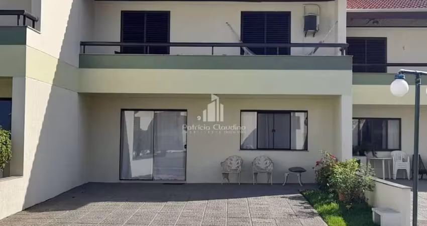 Sobrado dentro de condomínio frente para o mar com 145m²