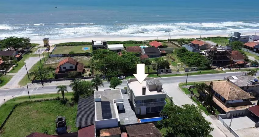 Sobrado de alto padrão com piscina e 436m² de área total